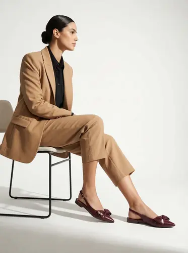 Sapatilha Slingback Couro Bico Fino Laço