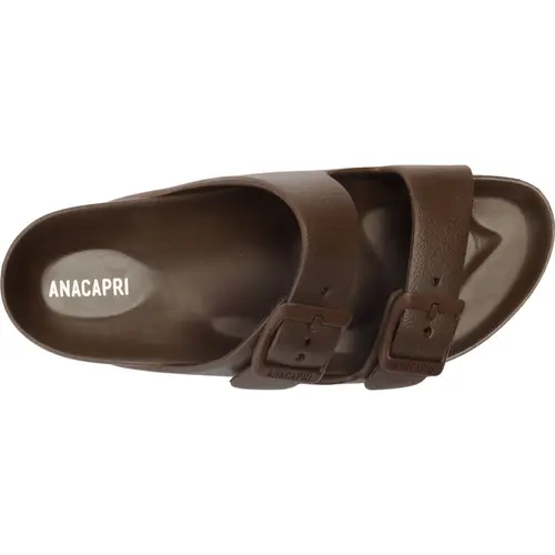 Chinelo Eva